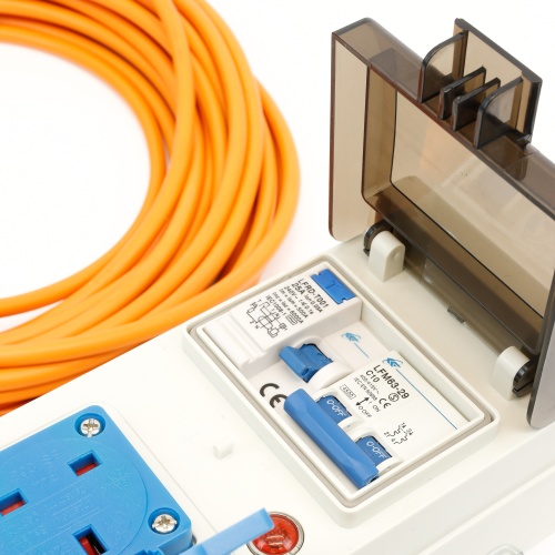 Leisurewize 5 Way 240V Mobile Mains Unit RCD 5-in-1 Hook Up Cable With ...